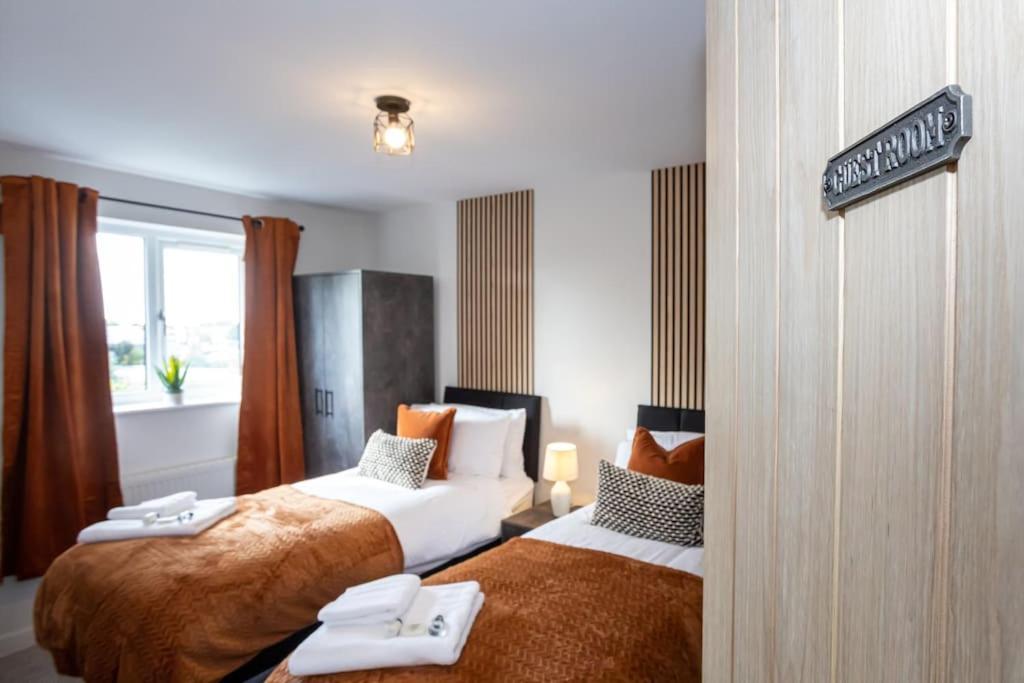 Railway House - - Sleeps 6 Holiday home *