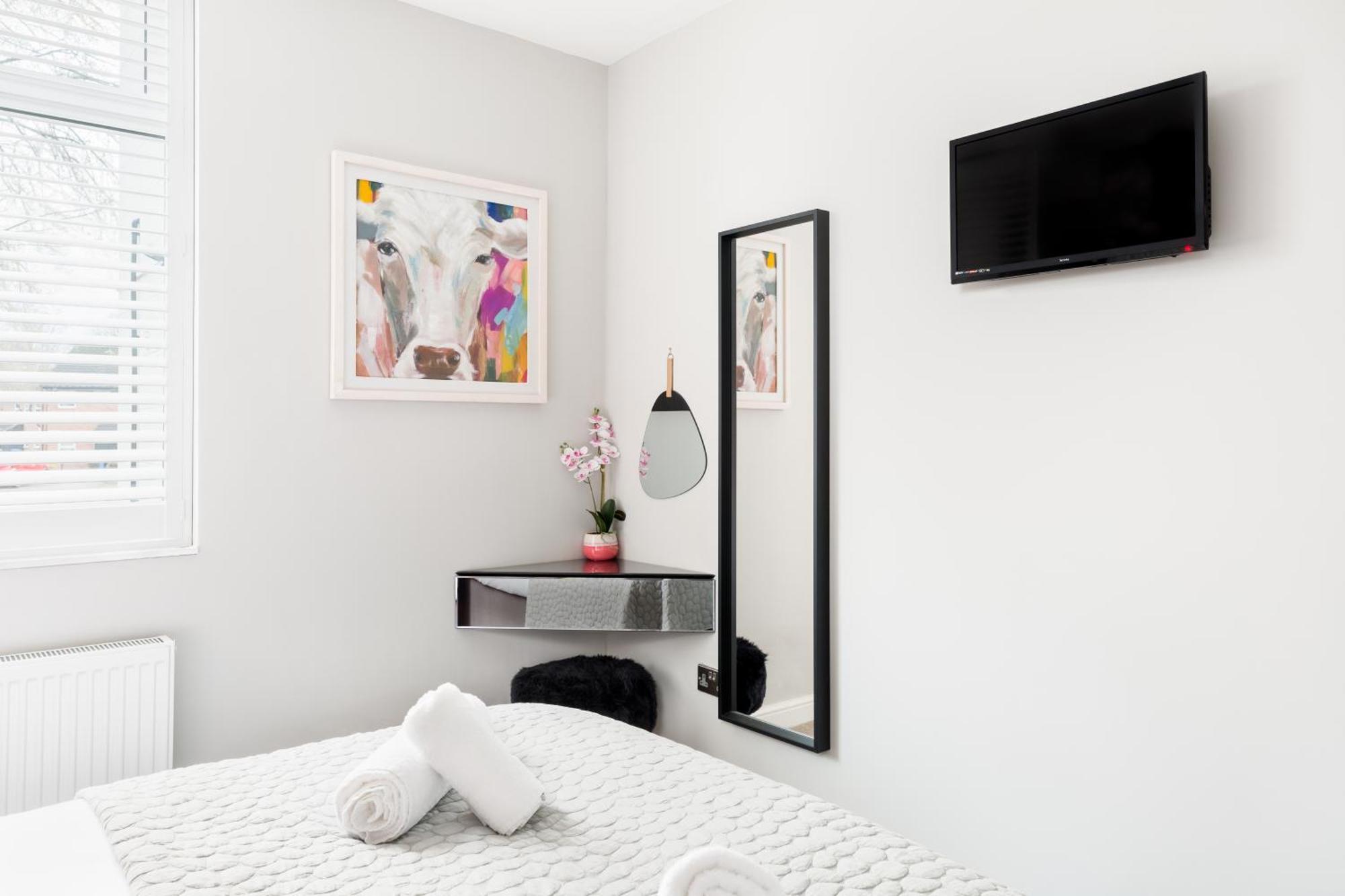 The Shirt Factory Apartment *
