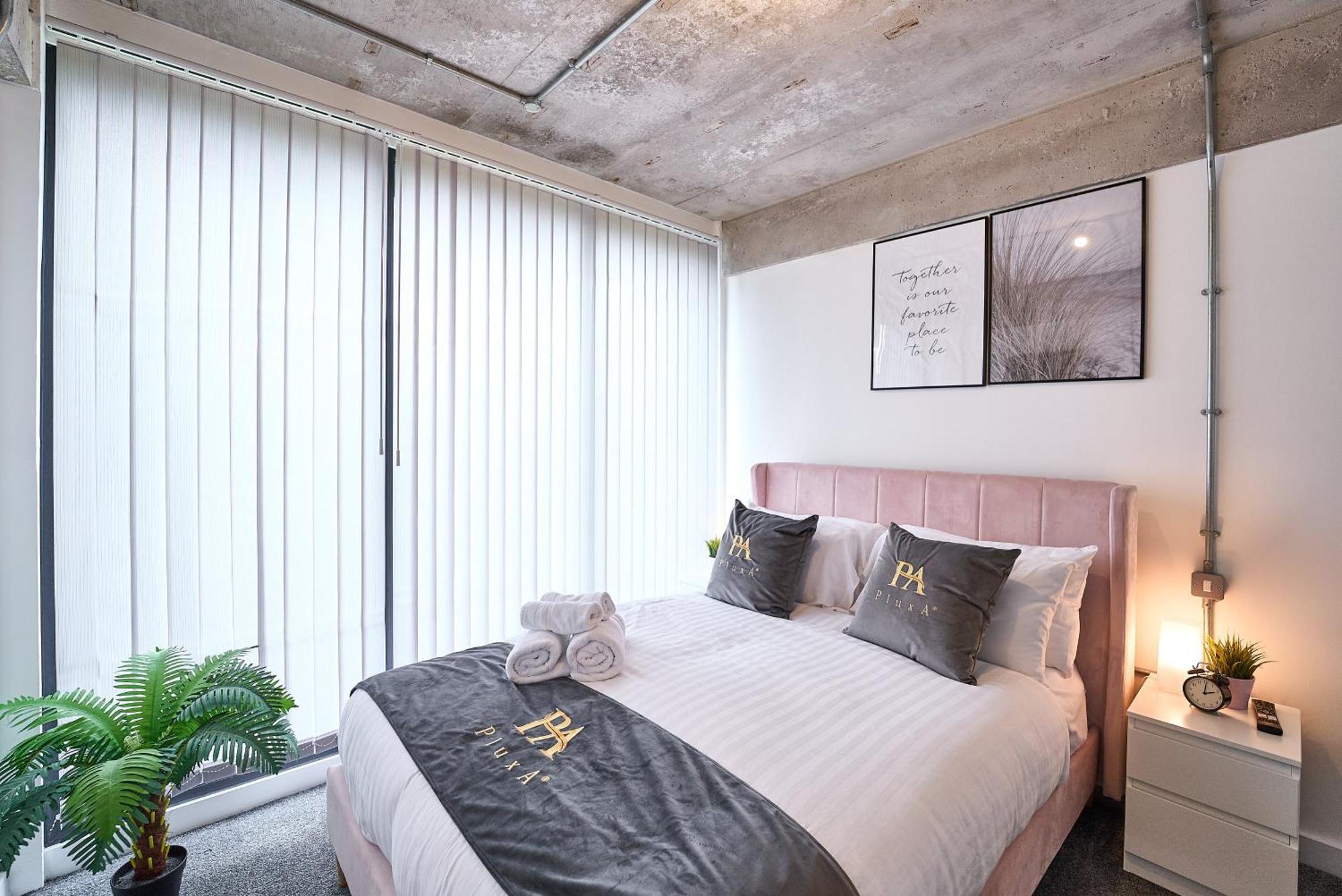 Apartment The Hideaway - Pluxa Rose Gray Warrington