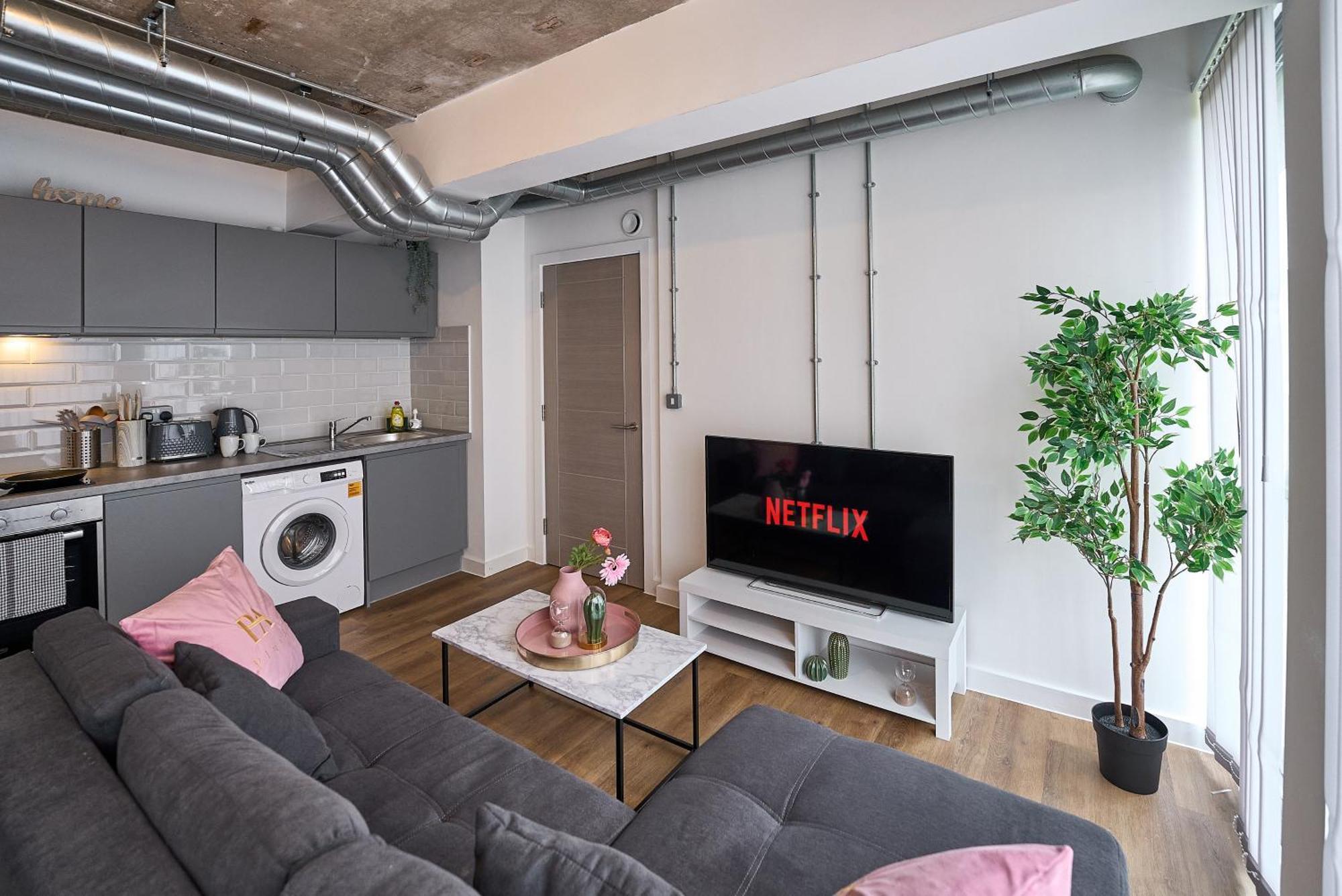 The Hideaway - Pluxa Rose Gray Apartment Warrington