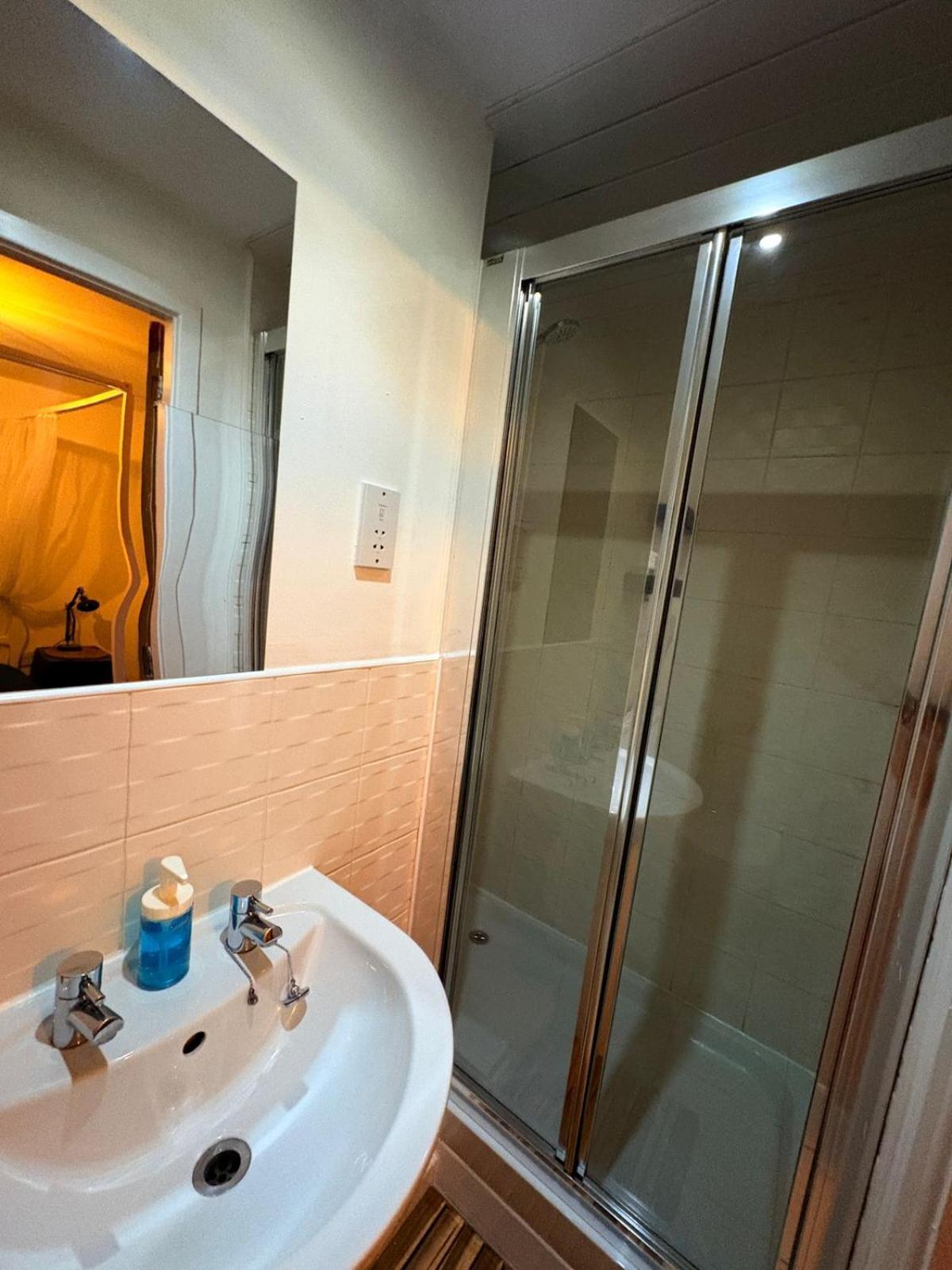 2 Bedroom 2 Bathroom Ground Floor In Location Apartment Warrington (Cheshire)