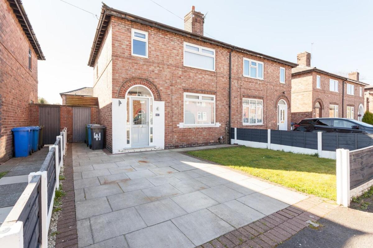 House, Free Parking & Wifi! Holiday home Warrington (Cheshire)