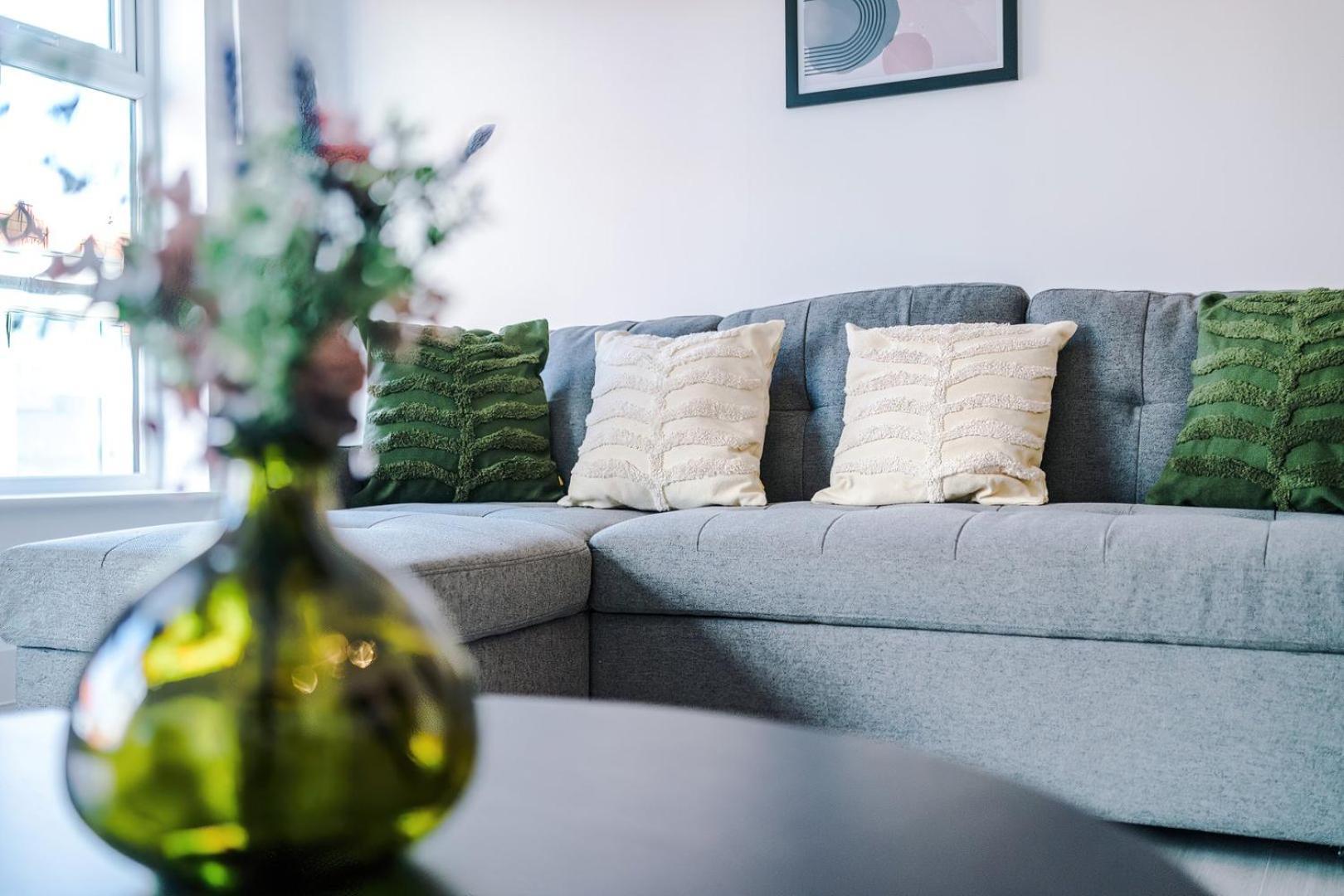 Cohost Partners In Apartment Warrington (Cheshire)