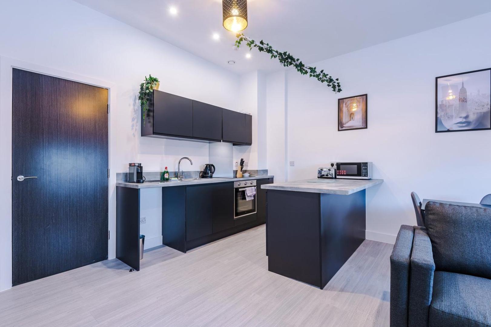 Cohost Partners Chic Heart Of Apartment