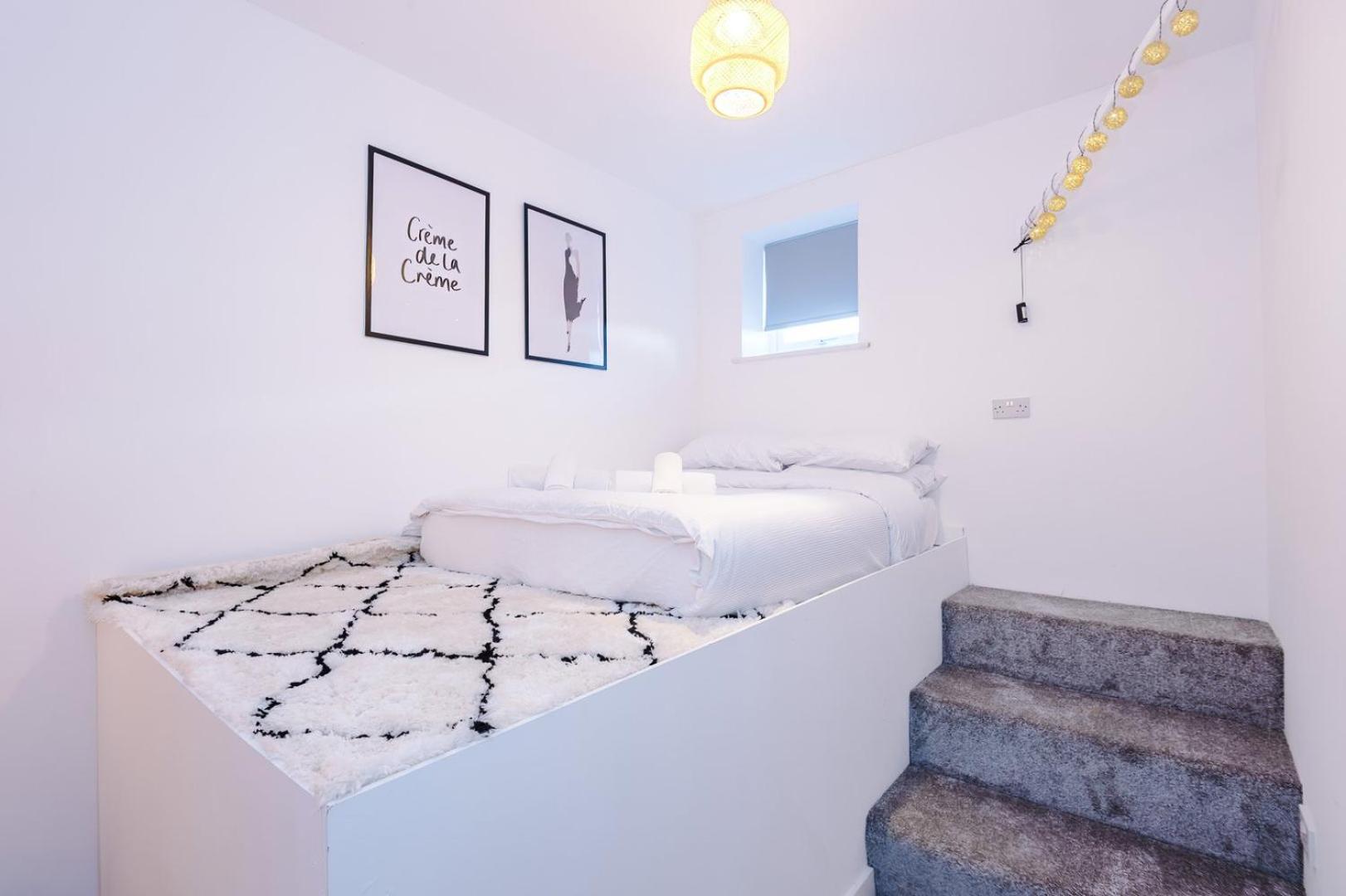 Apartment Cohost Partners Chic Heart Of Warrington (Cheshire)
