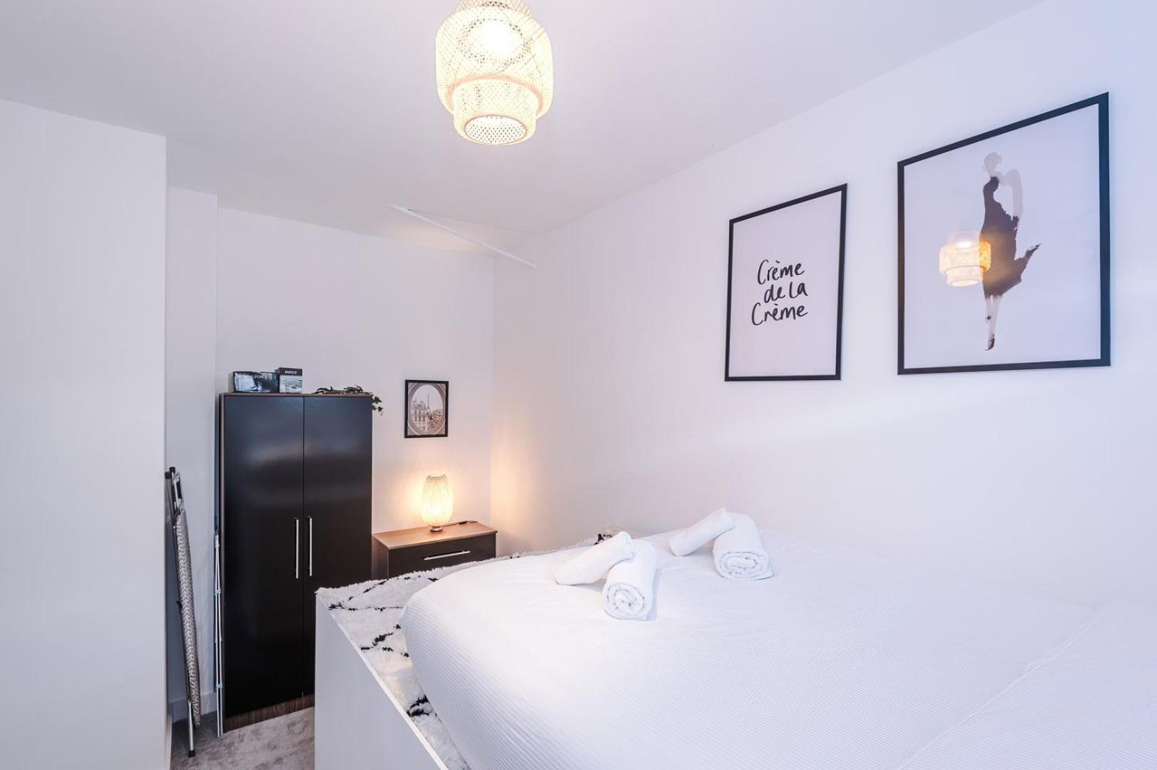 Apartment Cohost Partners Chic Heart Of *
