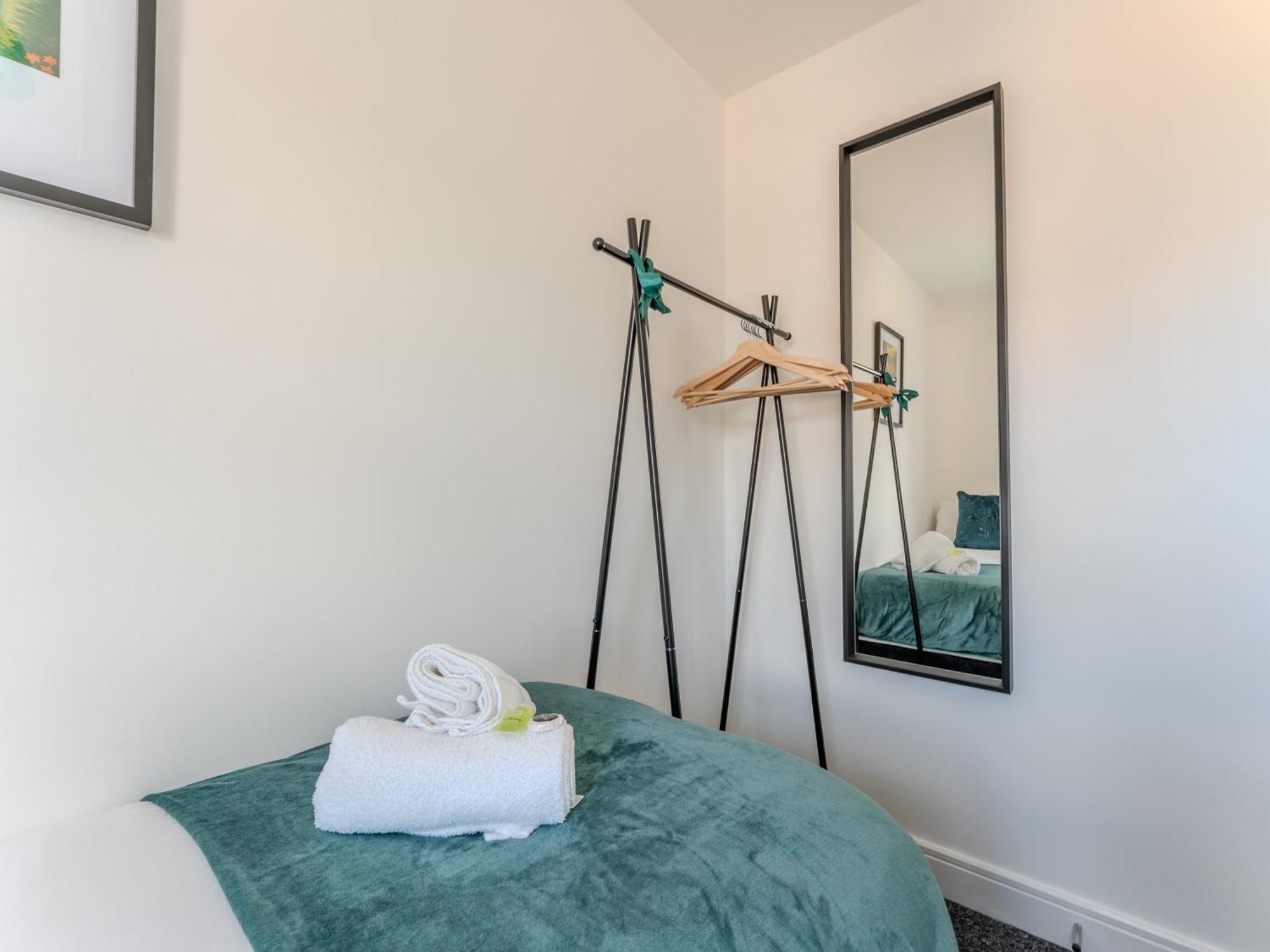 Holiday home Lymm 6 Bed 3 Bath Relocators Trades And Long Warrington (Cheshire)