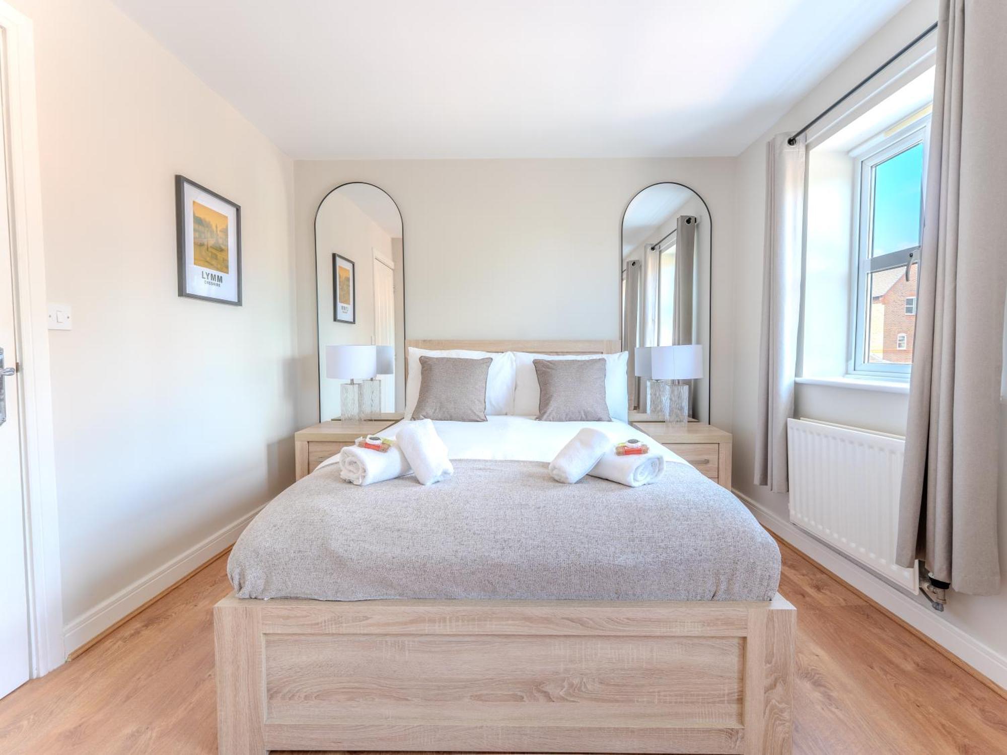 Holiday home Lymm 6 Bed 3 Bath Relocators Trades And Long Warrington (Cheshire)