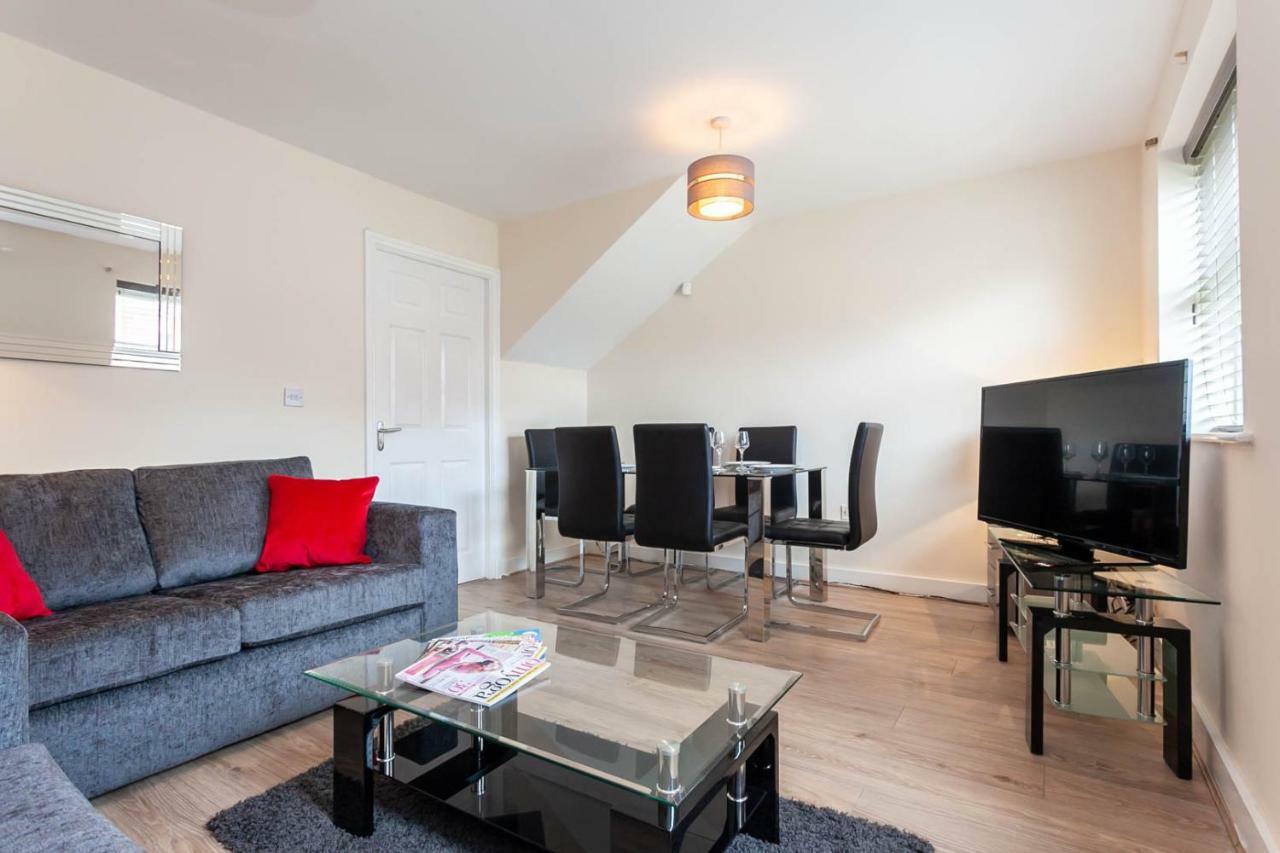 4 Bed Home, Driveway Parking Ideally Located In Latchford, - Executive St Marys House